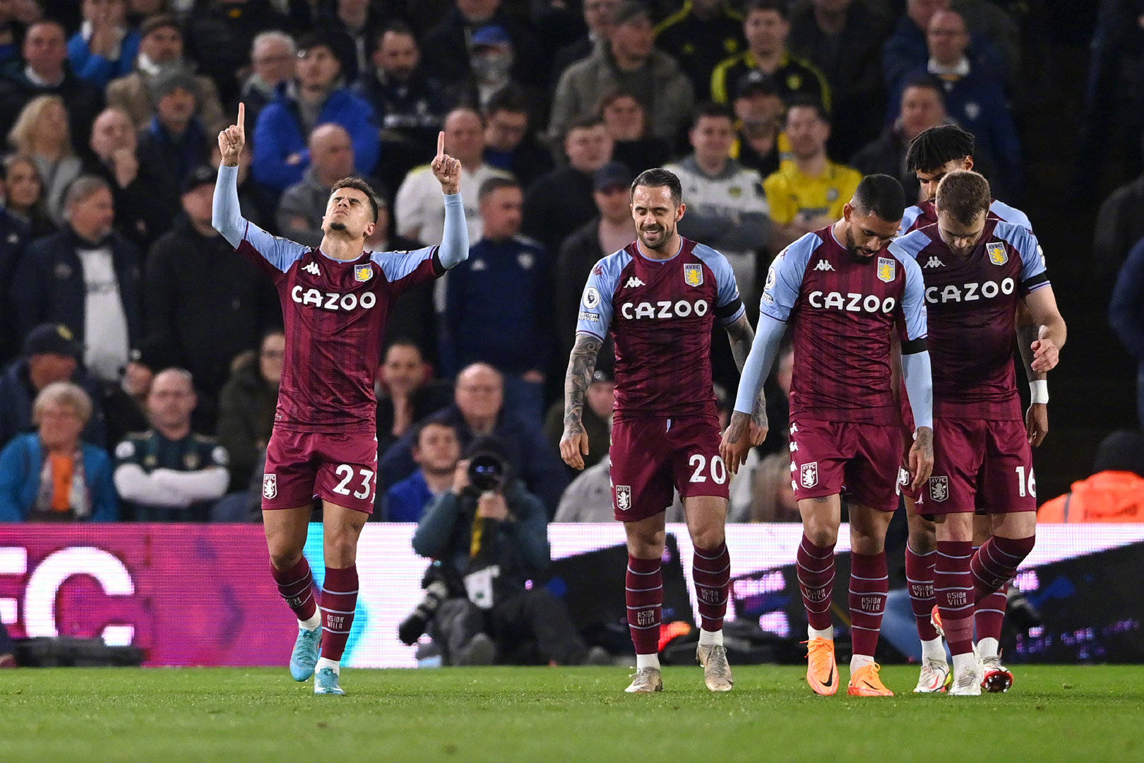 借其出色的 借其出色的